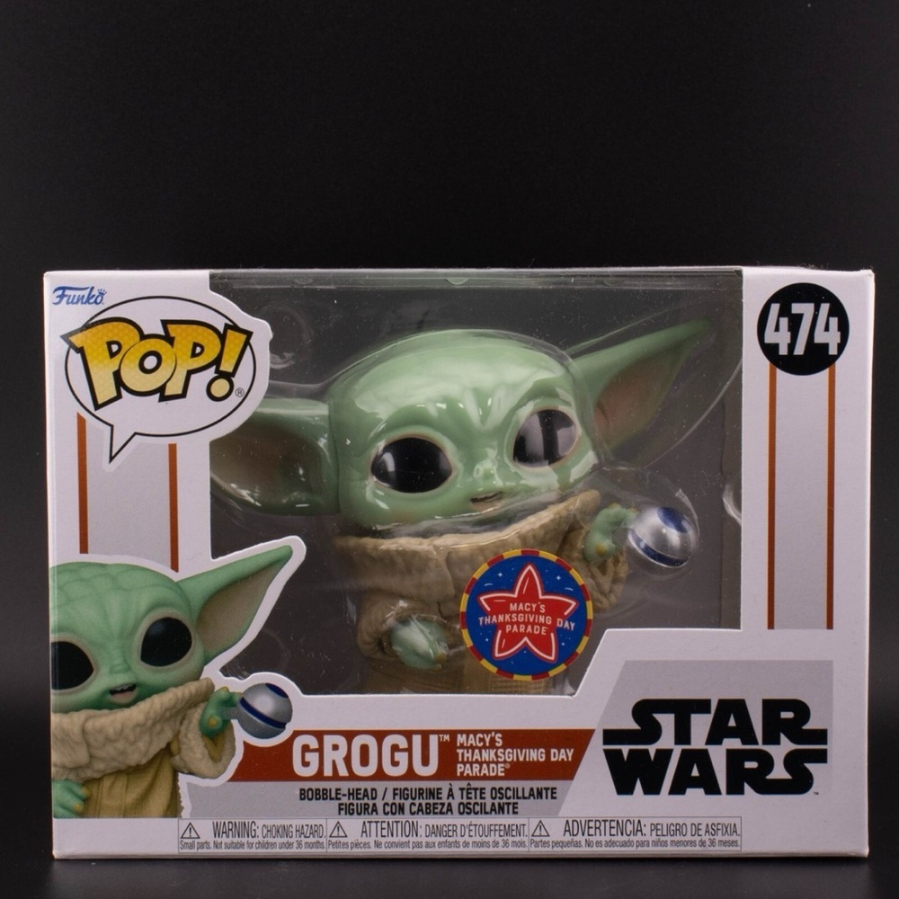 Funko POP! Grogu Green with Ornament - Macy's Thanksgiving Parade 474